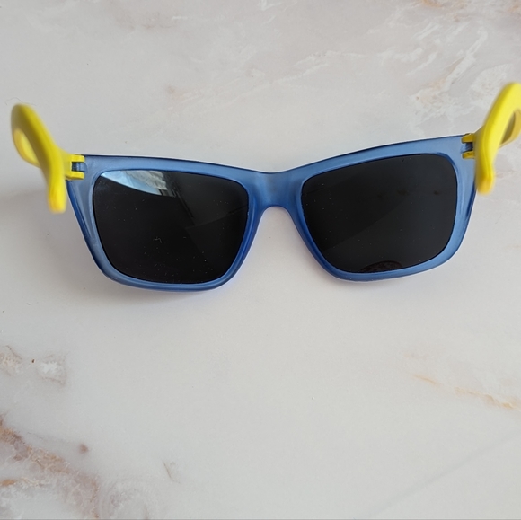 Carter's kids sunglasses 😎🕶️ - Picture 6 of 8